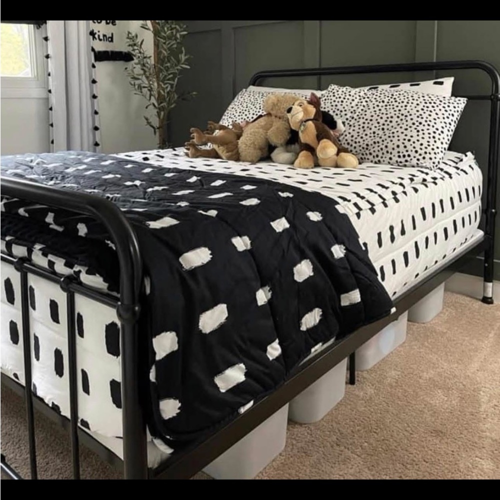 BEDDYS TWIN -DASH discontinued! Black and White Bedding Set